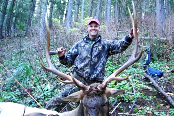 Elk Hunting Licenses OTC in Idaho