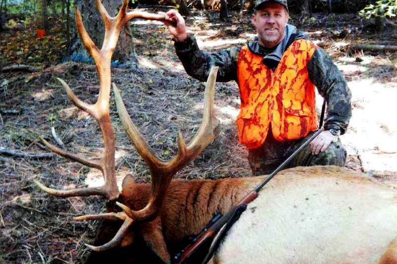 Photo Elk Hunting, 4x4 Idaho Bull